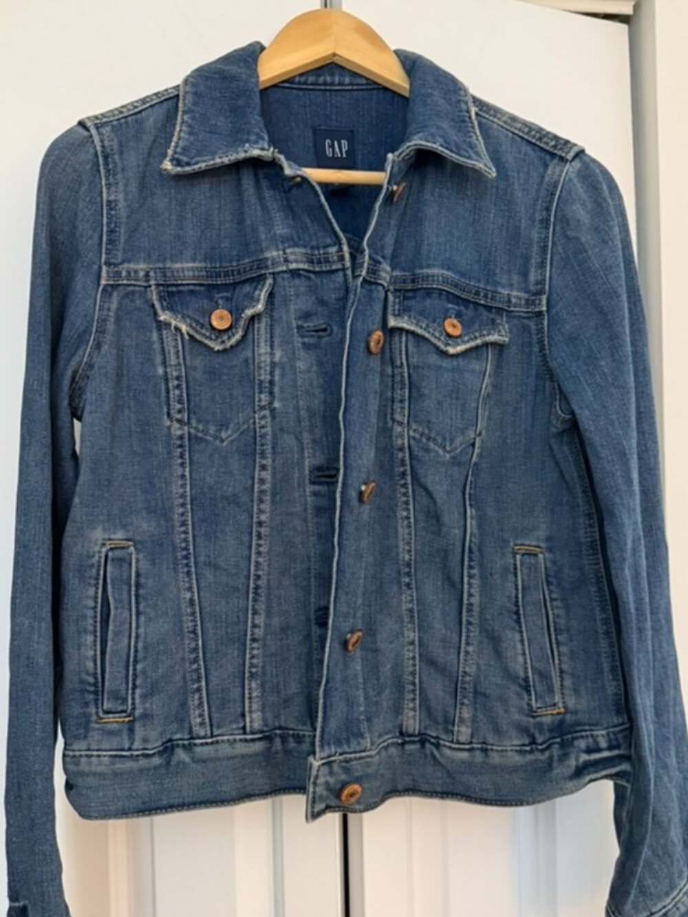 GAP 2011 Vintage Denim Jacket Size M - 100% Cotton